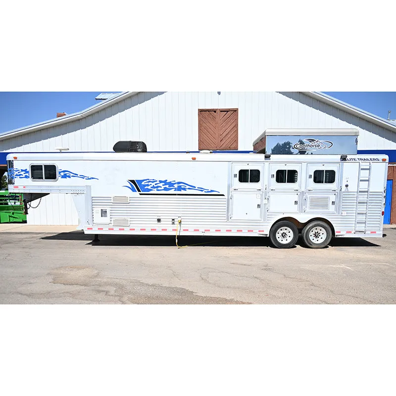 2004 Elite 3 Horse 13' Living Quarter Horse Trailer