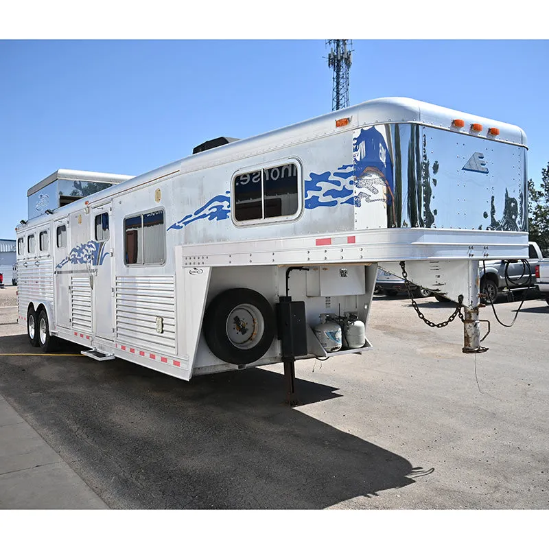 2004 Elite 3 Horse 13' Living Quarter Horse Trailer