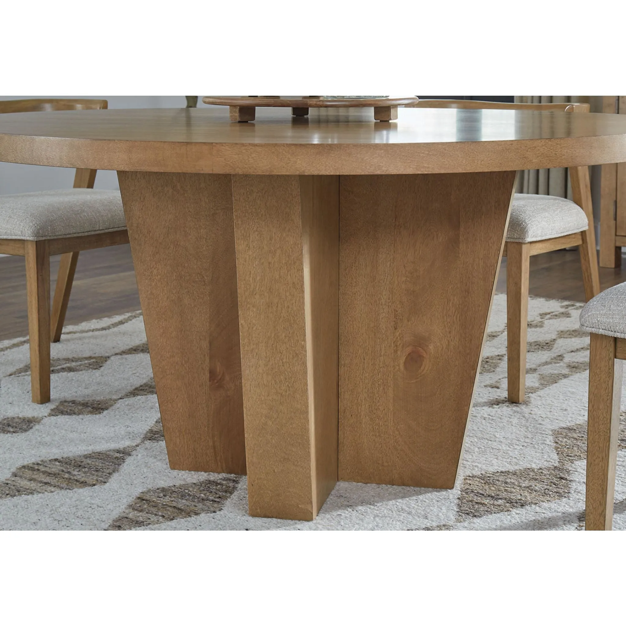 Kristiland-Exclusive Dining Table