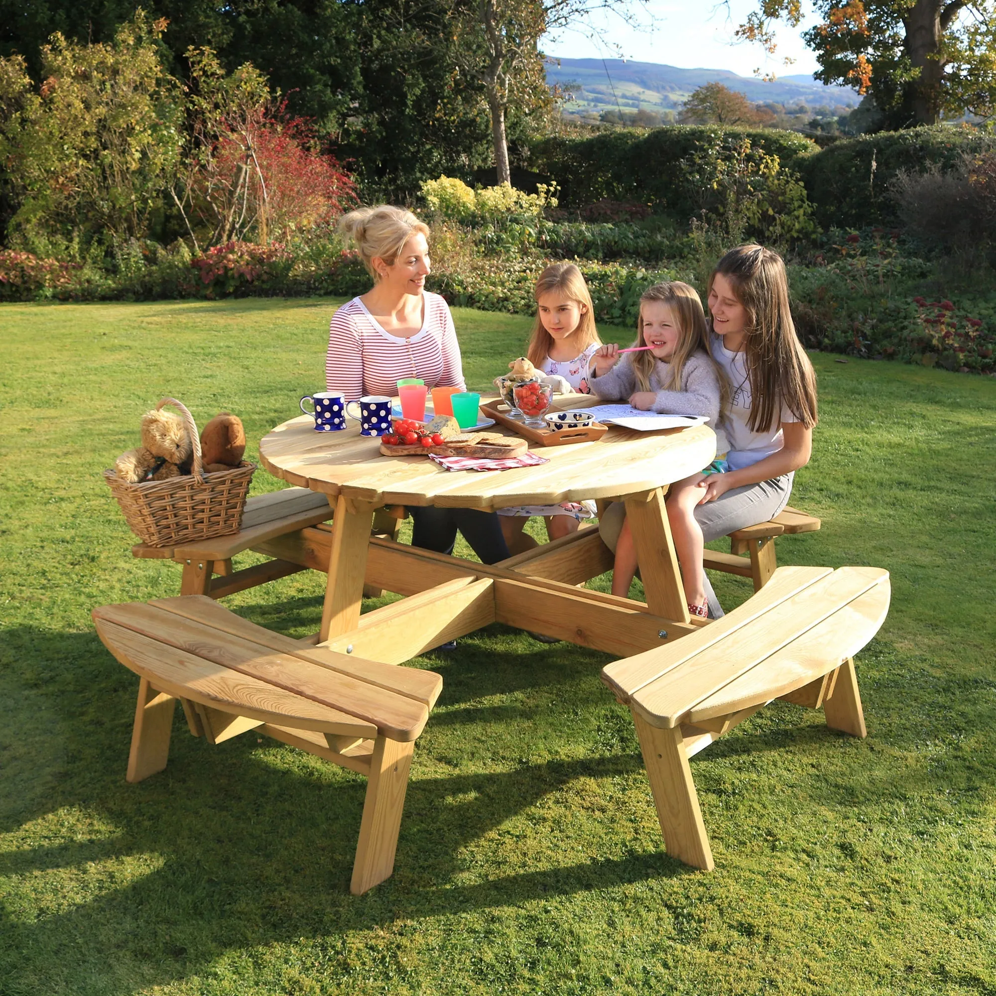 Poppy Round Picnic Table