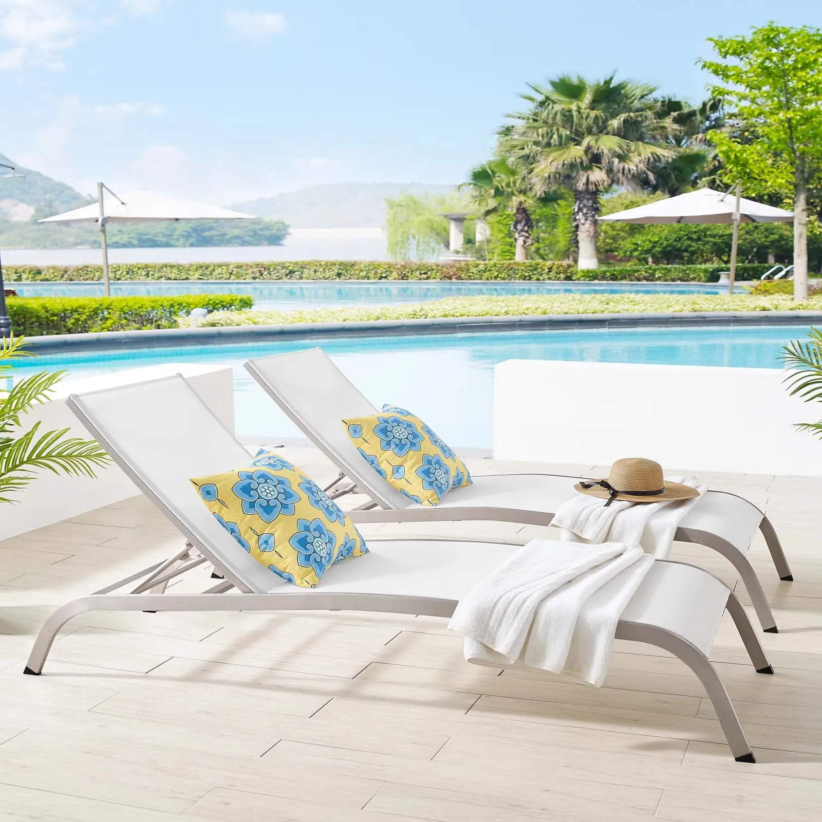 Savannah Outdoor Patio Mesh Chaise Lounge Set of 2 White EEI-4005-WHI